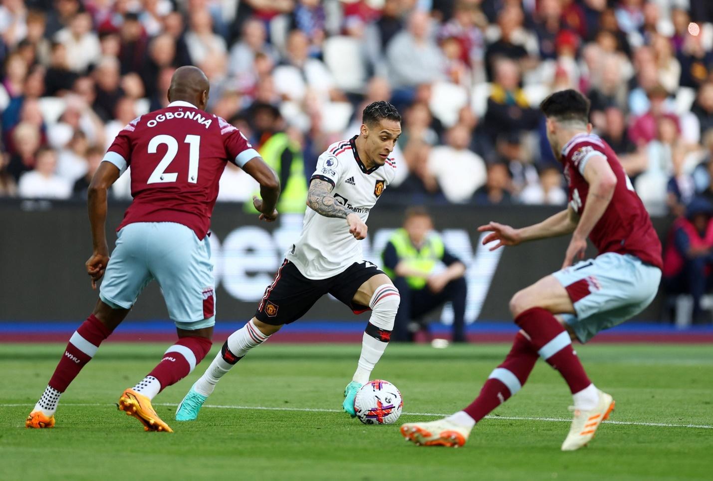 tiền vệ Barcelona