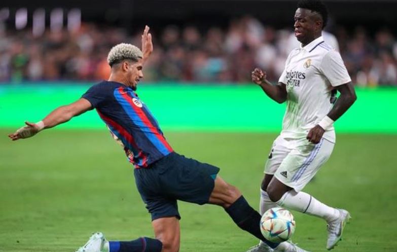 Những tiền vệ trụ ấn tượng trên sân cỏ