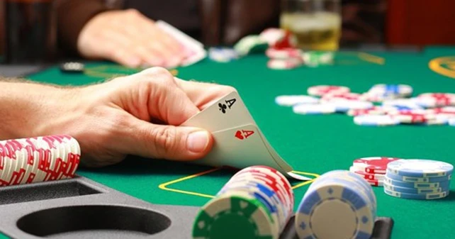 Theo luật Poker hiện nay có nhiều hình thức cược