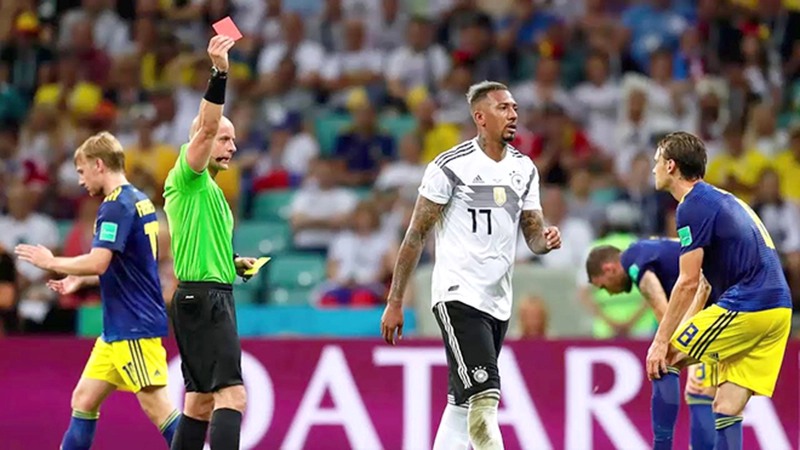 Các yếu tố ảnh hưởng tới kèo tổng thẻ người chơi không thể bỏ qua